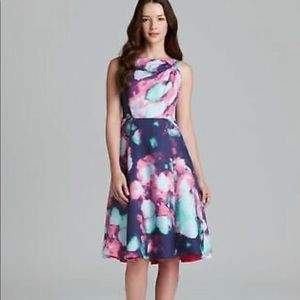 Kate Spade Olivia. Jumbo Floral Watercolor Size 12